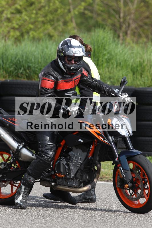 Archiv-2025/10 23.04.2025 Cornu Master School ADR/rot-rouge/0-1